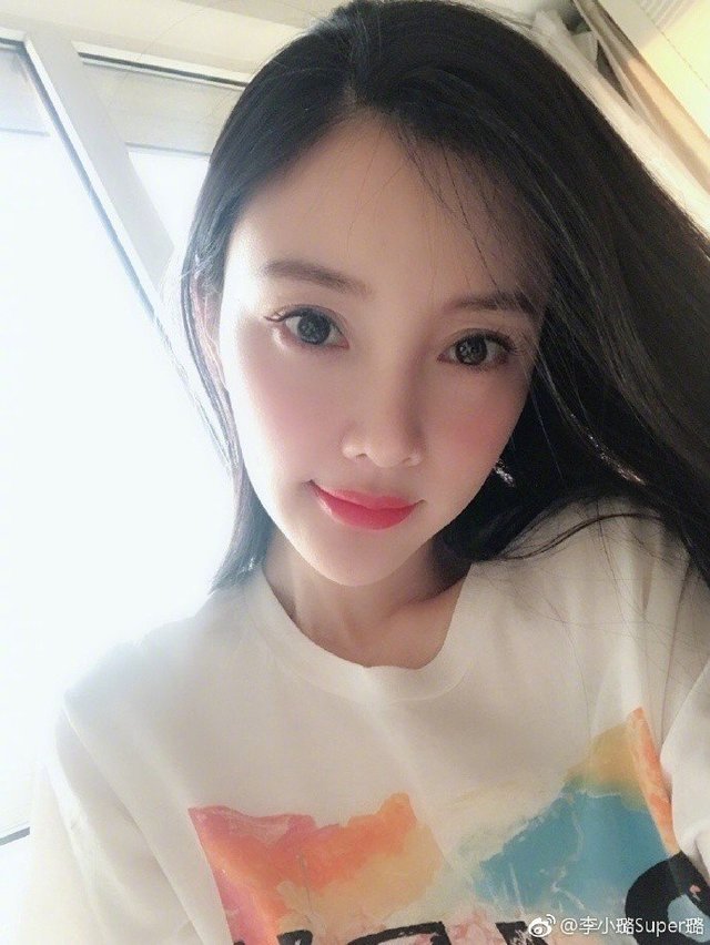 李小璐(翻攝自李小璐微博)