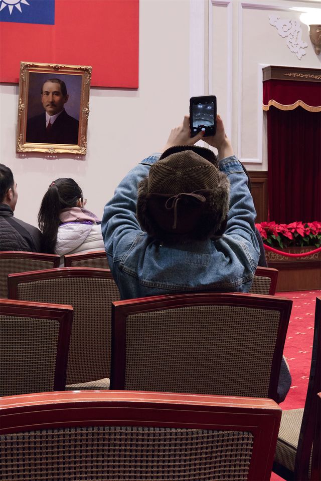 專業組第一名《持攝影機的人》