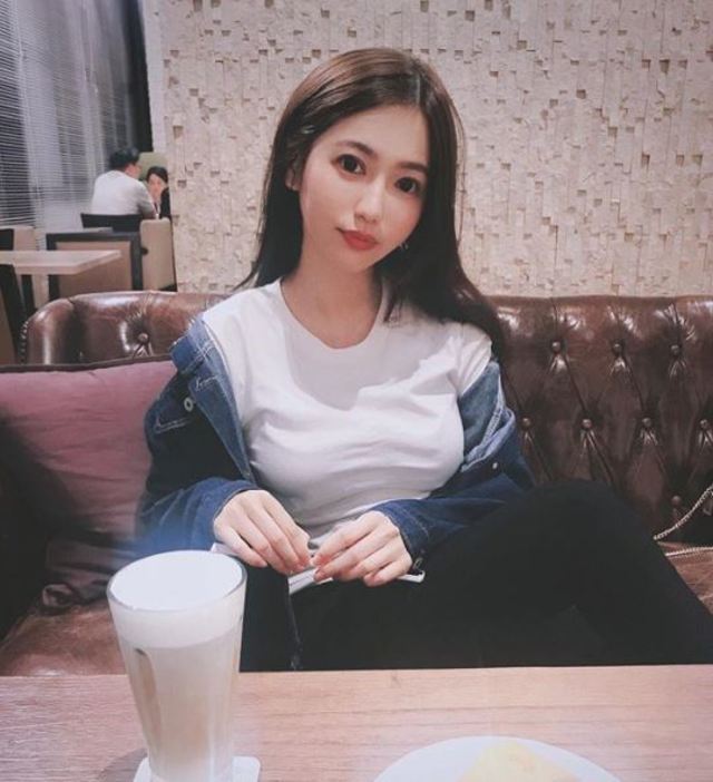 該名正妹為「楊吉兒」，在IG上粉絲超過14萬。(翻攝IG)