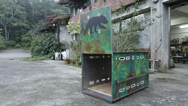 南安小熊 搬運籠(林務局提供)