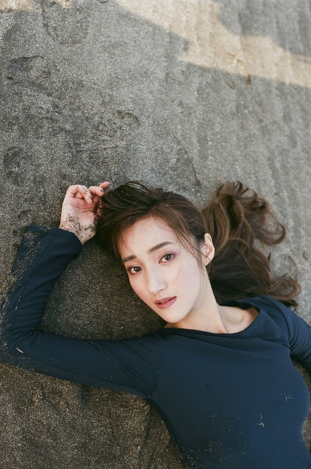 夏宇禾尺度大開，穿上比基尼拍攝寫真。(GQ提供)