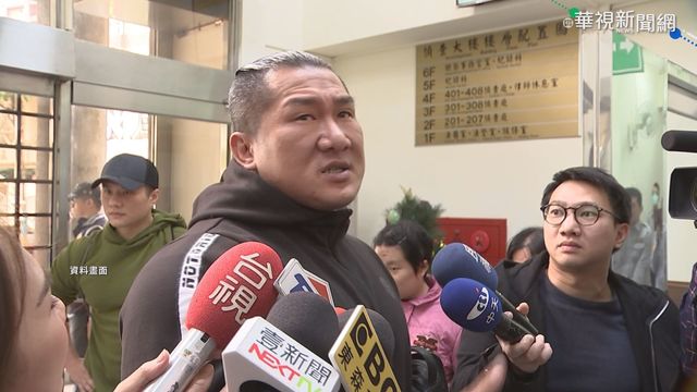 館長陳之漢在直播中邀請立委黃國昌舉行「紅色媒體滾出台灣」的遊行。(資料照)