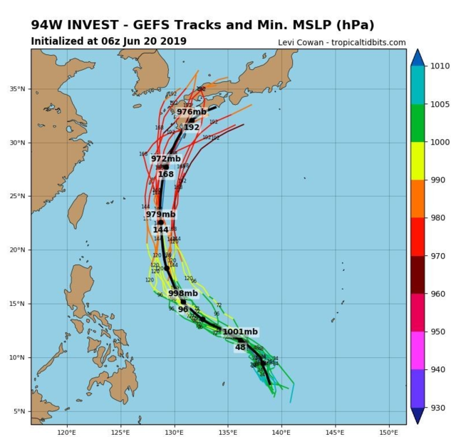 編號94W低氣壓被美國氣象專家預測未來對台灣沒有直接的影響。(翻攝自tropicaltidbits)
