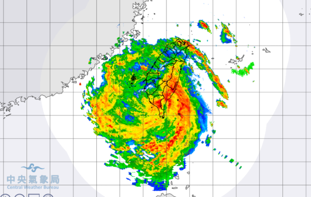 輕颱白鹿中心在下午登陸屏東。 (氣象局提供)