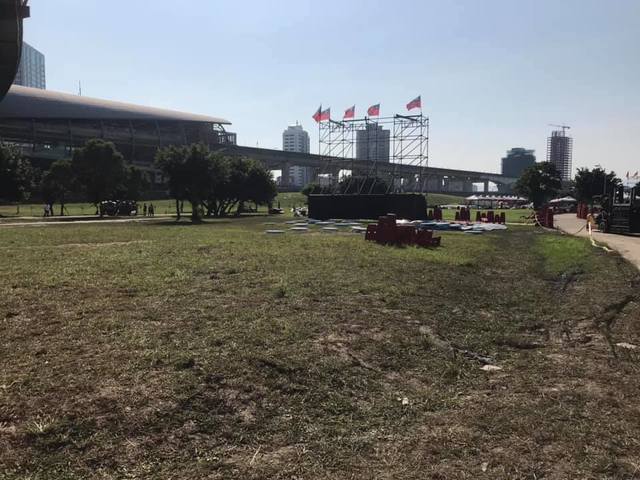 (翻攝李坤城臉書)