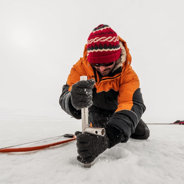 第二階段在聯合冰川營地附近展開研究考察。(翻攝Airbnb南極計劃官網)