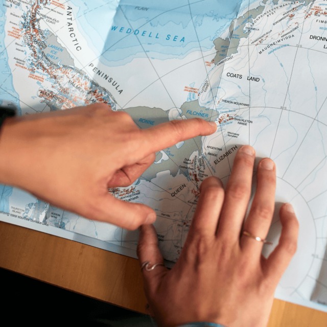 第三階段志工們將和團隊返回智利，準備研究結果、擔任宣傳大使為保護地球發聲。(翻攝Airbnb南極計劃官網)