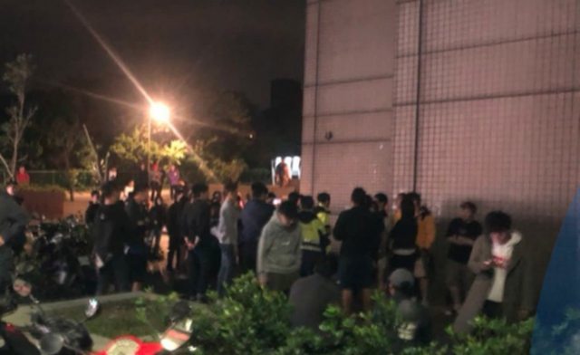 文化大學中生、港生因連儂牆爆發衝突（翻攝畫面）