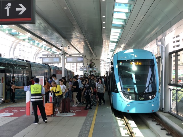 國慶連假首日運量衝破16000人次。(新北捷運公司提供)