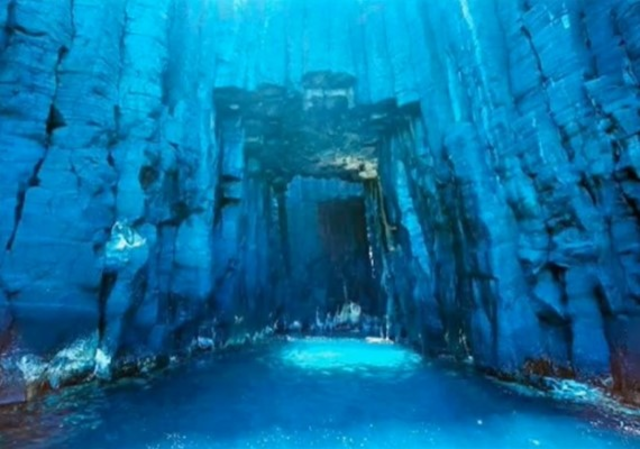 image source:YouTube/Francis M. Steele