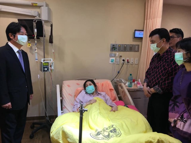 行政院前院長賴清德探視余苑綺（翻攝臉書余天 Yu Tian）