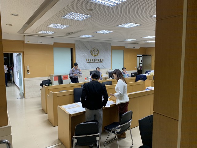 韓國瑜競選辦公室發言人何庭歡赴北檢提告（韓競辦提供）