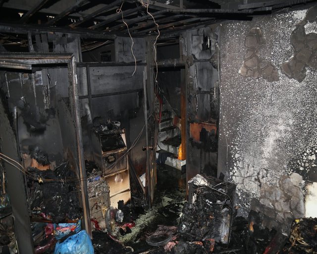 108.11.18新竹一處住宅發生除濕機自燃火災，火災後造成臥室物品受燒燬。(新竹市消防局提供)