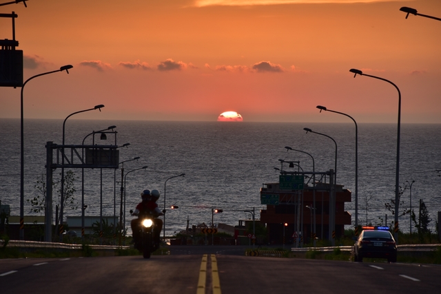 台61通霄落日大道（公路總局提供）