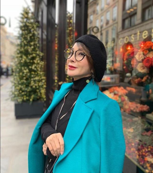 陳美鳳打扮相當時尚。(翻攝陳美鳳臉書)