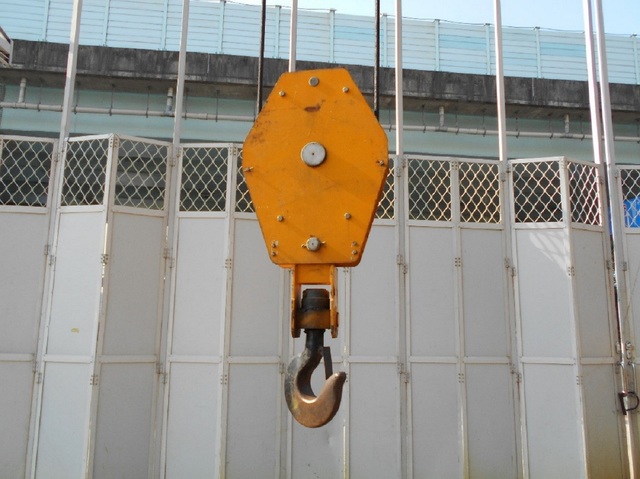 吊鉤具有防物體脫落的防滑舌片。(新北市勞檢處提供)