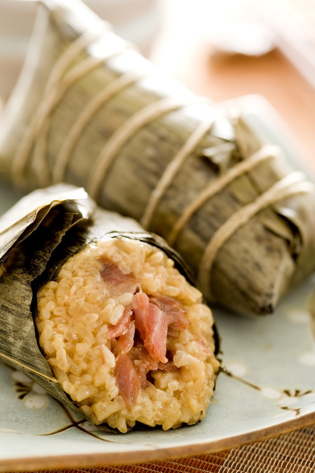 南門市場萬有全-玫瑰臘腸粽(200g2入)。(PChome提供)