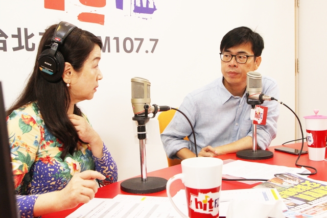 陳其邁接受廣播主持人周玉蔻專訪。