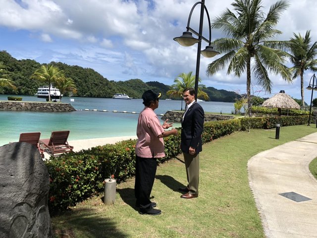 帛琉總統雷蒙吉紹與艾斯培(翻攝艾斯培推特)