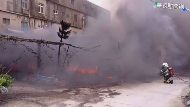 強風助長 汽車竄火險延燒8戶民宅