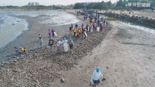 5千媽祖信徒淨灘 頂烈陽清1.5噸垃圾