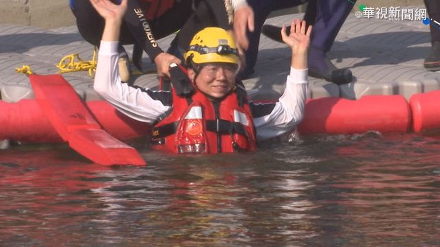 願賭服輸! 謝龍介兌現承諾赴台中跳溪