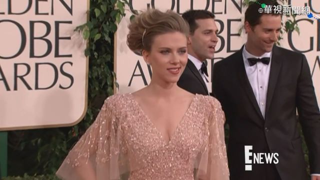 史嘉蕾喬韓森梅開三度 情定喜劇演員