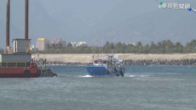 颱風環流掀巨浪 綠島.蘭嶼船班明停航