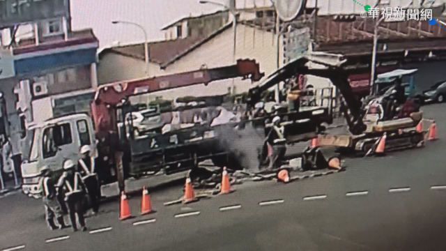 下水道沼氣噴傷工人 警消水霧稀釋解危