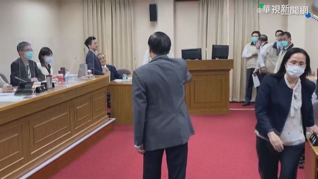 藍委鄭天財潑咖啡叫囂與馮世寬扭打 原因曝光...