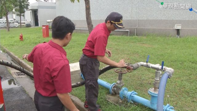 水情告急 高市消防局取放流水救災