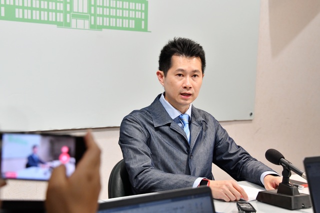 丁怡銘秘書「習慣放統編」 網眉頭一皺：吃喝報公帳？