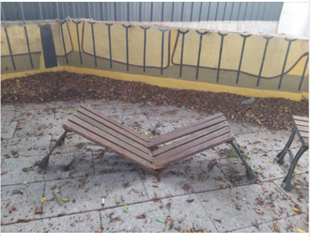 情侶約會卻坐斷木椅 PO照自首網大讚：了不起負責