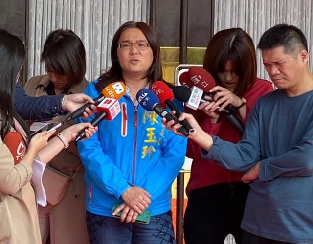 酸丁怡銘會有下個工作 她嗆陳玉珍：不然要餓死？