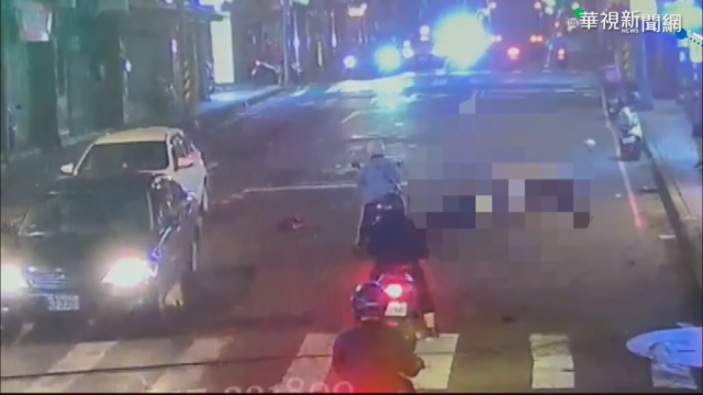 曳引車勾斷電線 害騎士絆倒摔車