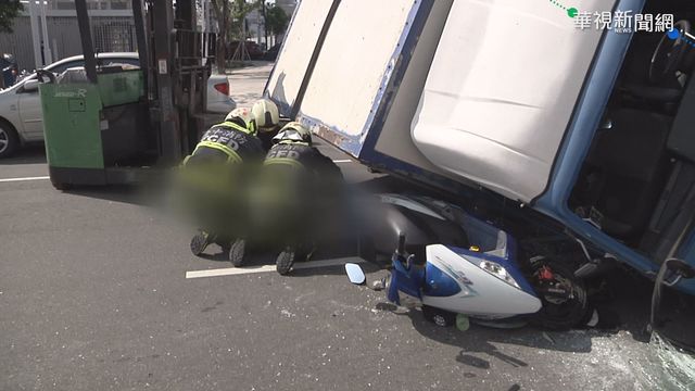 開贓車拒檢撞3機車 壓死1女乘客