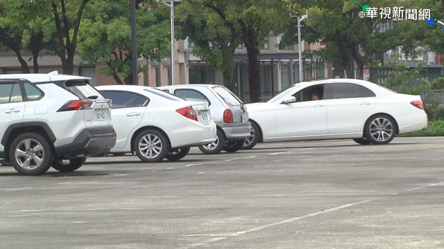 高雄傳「男拿名片問路割臉」 警方澄清