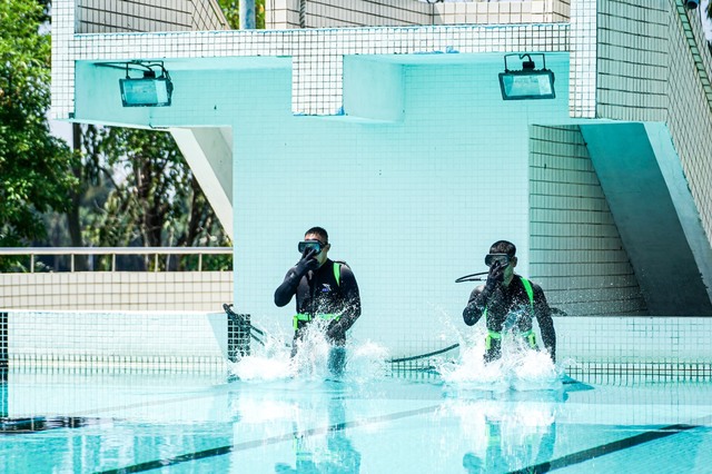 海軍傳官兵溺水命危 艦指部證實：加護病房治療中