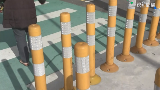 防撞桿擋道 走斑馬線卻上不了人行道