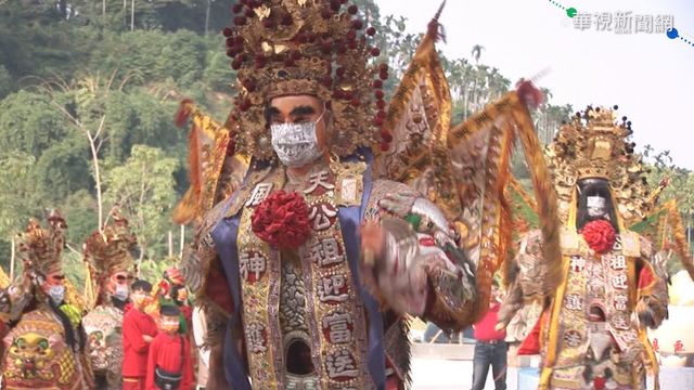 求財神罩健康 首支｢口罩神將團｣成立