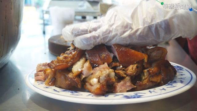 豬腳大PK! 萬巒香嫩夠味.里港汆燙順口