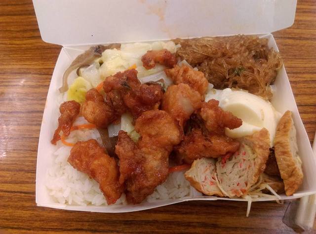 買便當僅有1元硬幣 暖男貼心舉動令婦人落淚