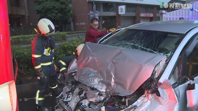 休旅車追撞遊覽車 駕駛酒測值達0.57