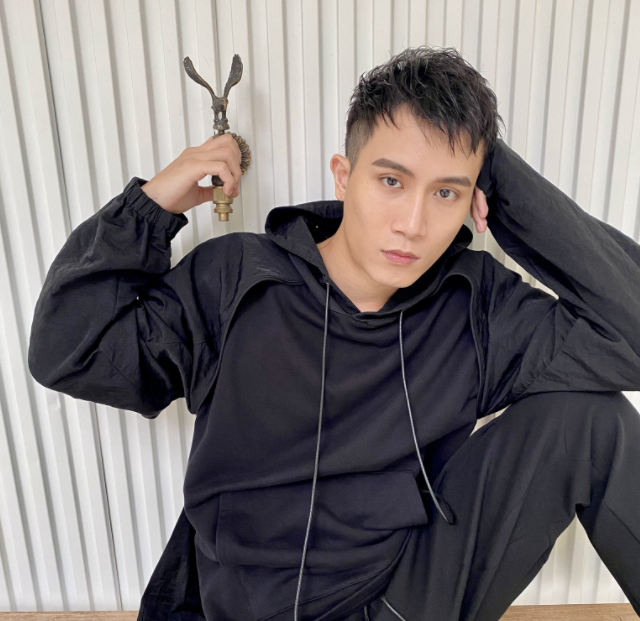 陳彥允半夜踹2共享機車還PO網 新北：取消耶誕城演出