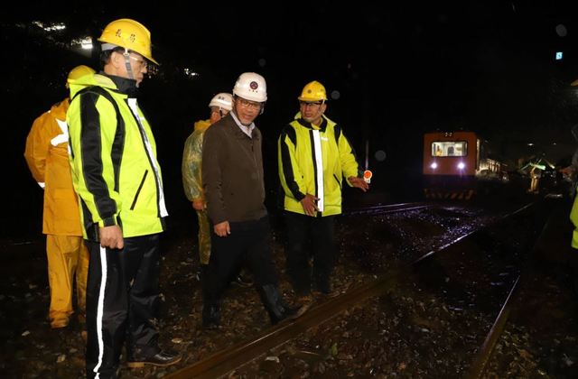 台鐵猴硐段東線估明晨搶通 西線恐數月內無法運作