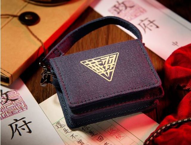 《返校》驚悚再現！翠華中學書包悠遊卡閃陰森光芒