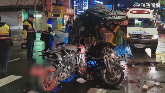 騎拼裝車違規左轉 對撞重機釀3傷