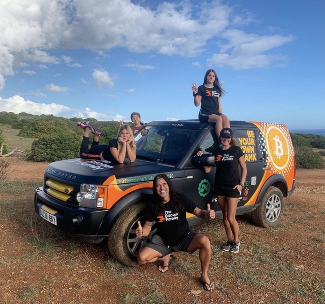 超狂老爹梭哈身家買比特幣！ 暴賺環遊40國