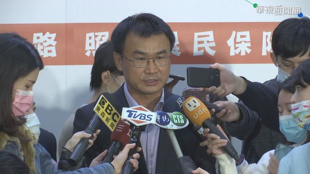 網拍台豬貼紙做標章 陳吉仲:不違法