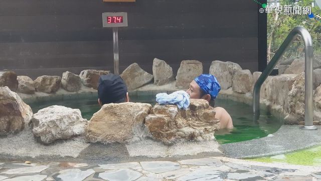 霸王寒流低溫 溫泉區湧現泡湯民眾